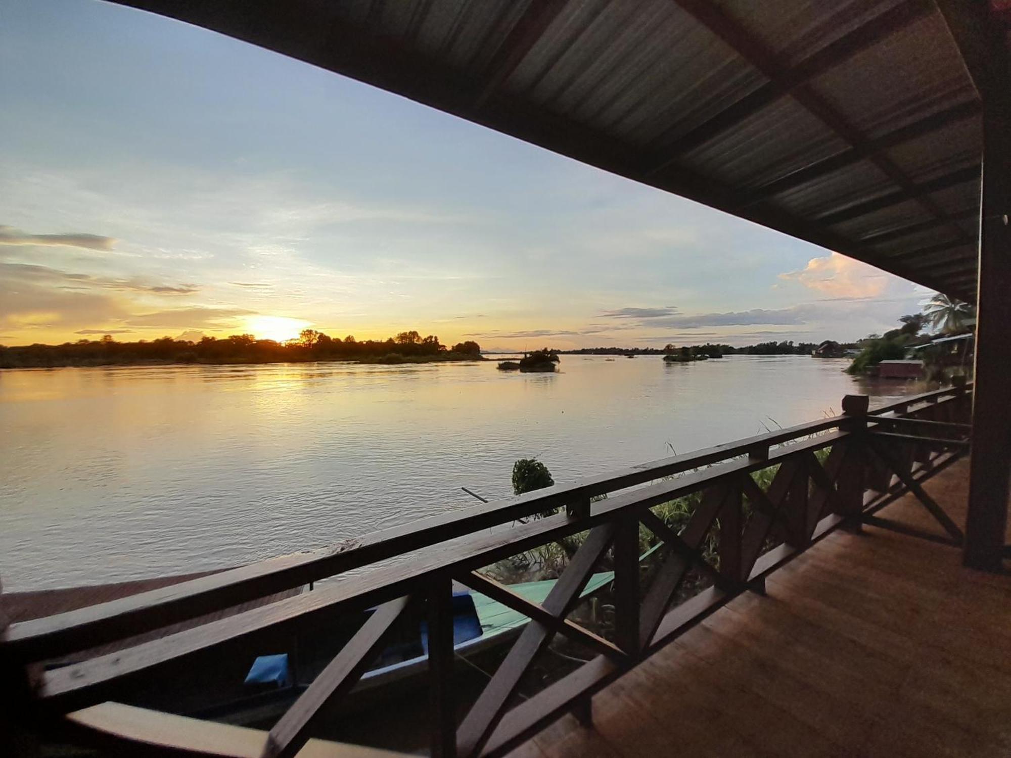Dondet Vixay Sunset And River View Ban Dondét Esterno foto